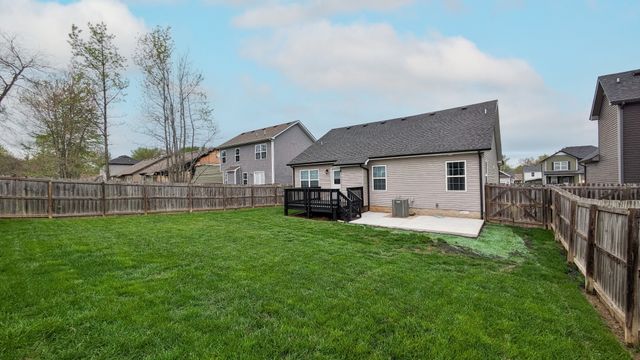 518 Sourwood Dr, Clarksville, TN 37042