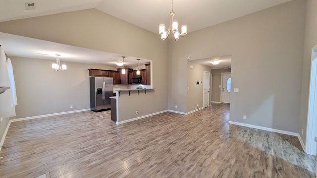 518 Sourwood Dr, Clarksville, TN 37042