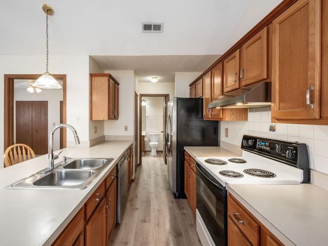 4920 Meadow Run Drive, Hilliard, OH 43026