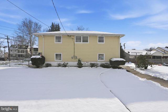 10 TAYLOR ST, Bristol, PA 19007