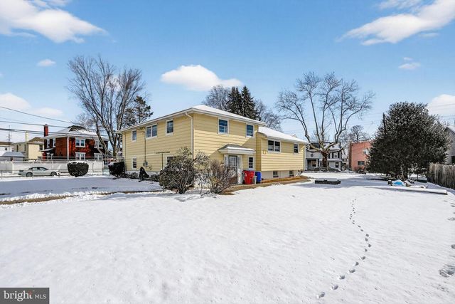 10 TAYLOR ST, Bristol, PA 19007