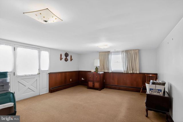 10 TAYLOR ST, Bristol, PA 19007