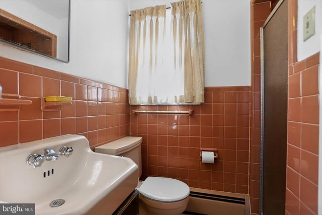 10 TAYLOR ST, Bristol, PA 19007