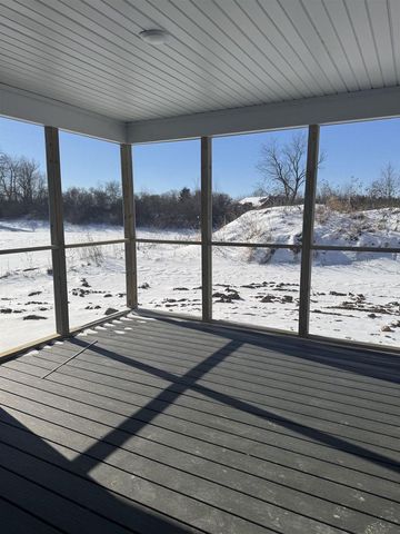 982 Bell Circle, Arlington, WI 53911