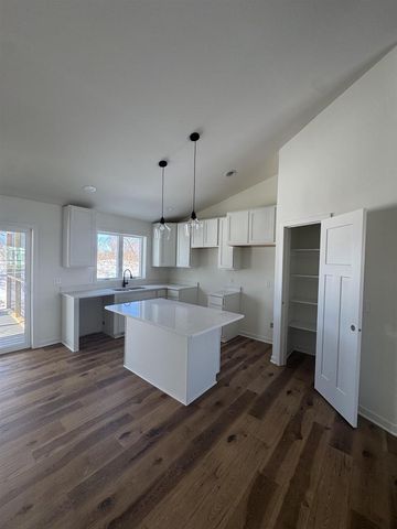 982 Bell Circle, Arlington, WI 53911