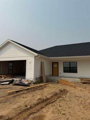 982 Bell Circle, Arlington, WI 53911