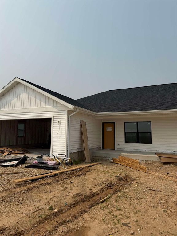 982 Bell Circle, Arlington, WI 53911
