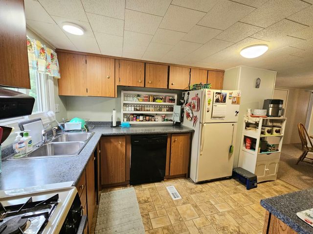 4774 S Lachance Road, Lake City, MI 49651