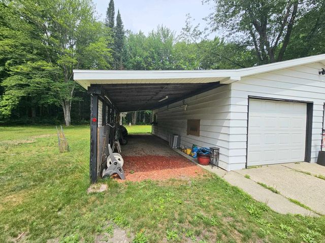 4774 S Lachance Road, Lake City, MI 49651