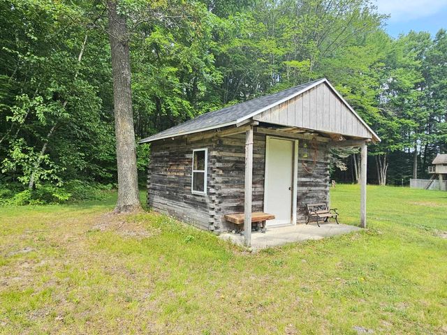 4774 S Lachance Road, Lake City, MI 49651