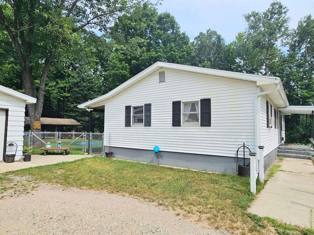 4774 S Lachance Road, Lake City, MI 49651