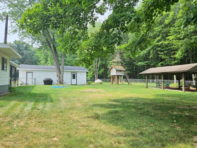 4774 S Lachance Road, Lake City, MI 49651