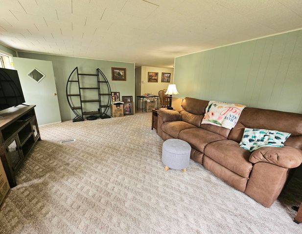 4774 S Lachance Road, Lake City, MI 49651