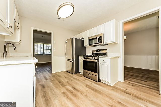 221 Greenleaf Drive, Hampton, GA 30228