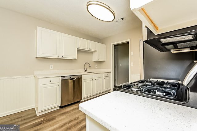 221 Greenleaf Drive, Hampton, GA 30228