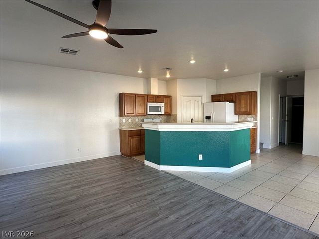 5515 BIG RED Court 103, Las Vegas, NV 89122