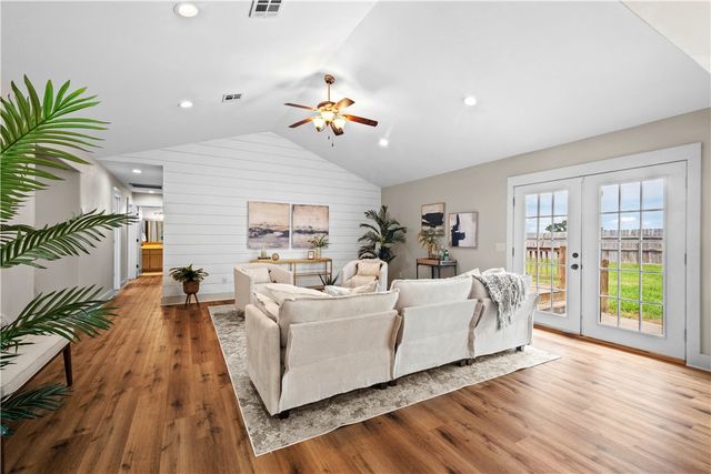 300 Stein Street, Centerton, AR 72719