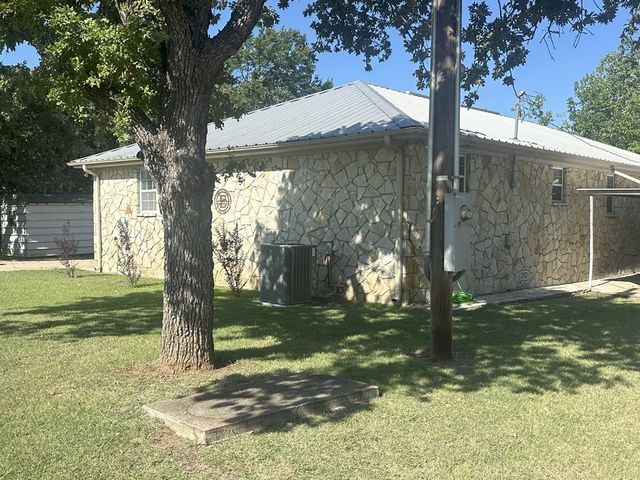 406 County Rd 530, Eastland, TX 76448
