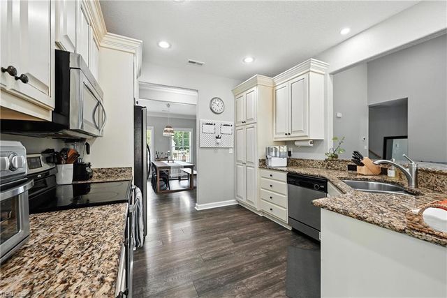 1732 Mount Airy CT, Virginia Beach, VA 23456