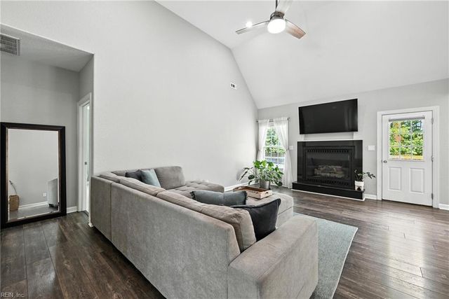 1732 Mount Airy CT, Virginia Beach, VA 23456