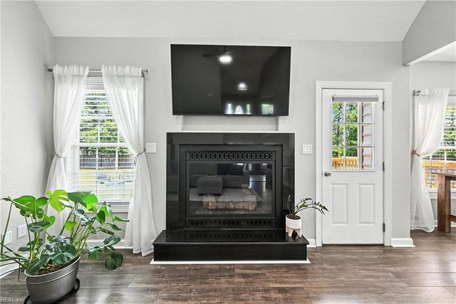 1732 Mount Airy CT, Virginia Beach, VA 23456