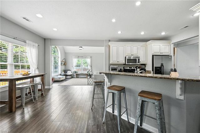 1732 Mount Airy CT, Virginia Beach, VA 23456