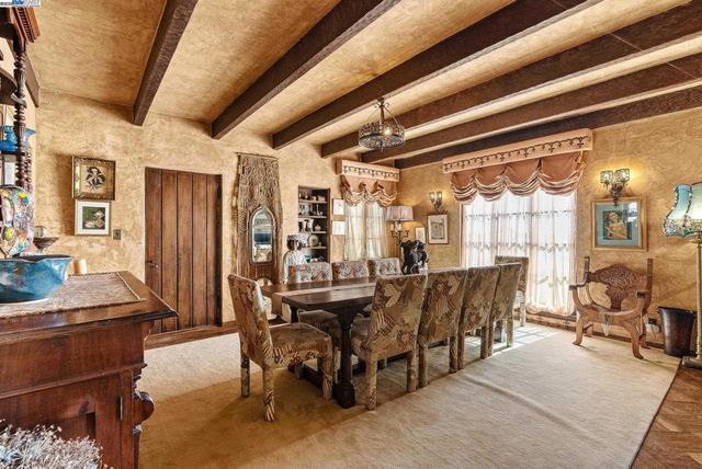 921 Warren St, Hayward, CA 94541