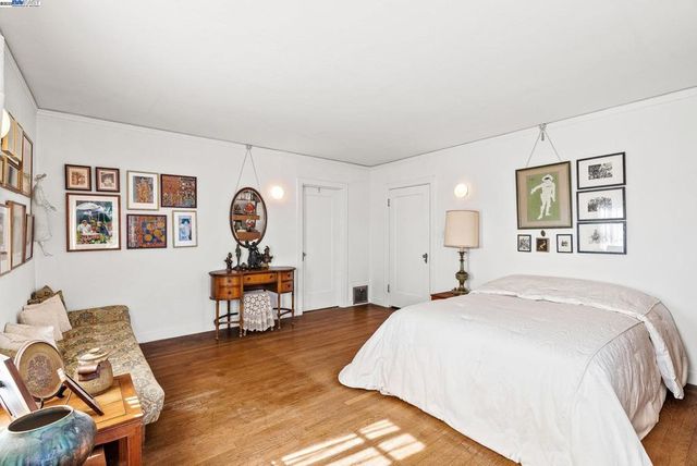 921 Warren St, Hayward, CA 94541