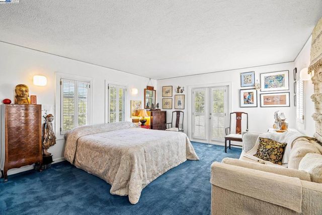 921 Warren St, Hayward, CA 94541