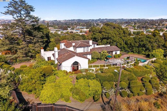 921 Warren St, Hayward, CA 94541