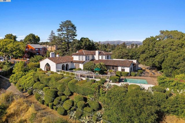 921 Warren St, Hayward, CA 94541