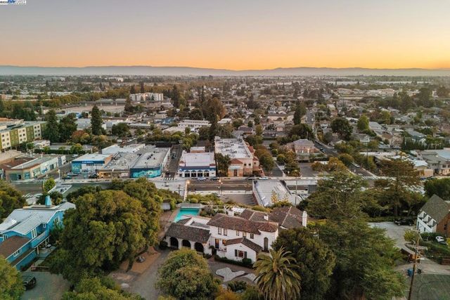 921 Warren St, Hayward, CA 94541