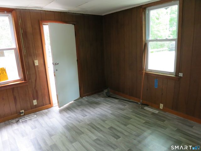 983 Riverside Drive, Thompson, CT 06255