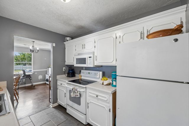 216 New Gritton Ave, Oak Grove, KY 42262