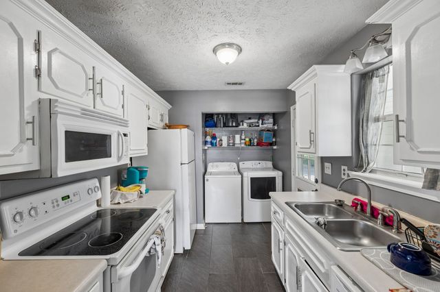216 New Gritton Ave, Oak Grove, KY 42262