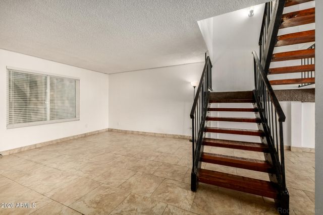 3109 W HARMONT Drive, Phoenix, AZ 85051