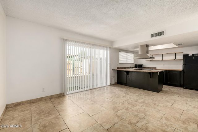 3109 W HARMONT Drive, Phoenix, AZ 85051