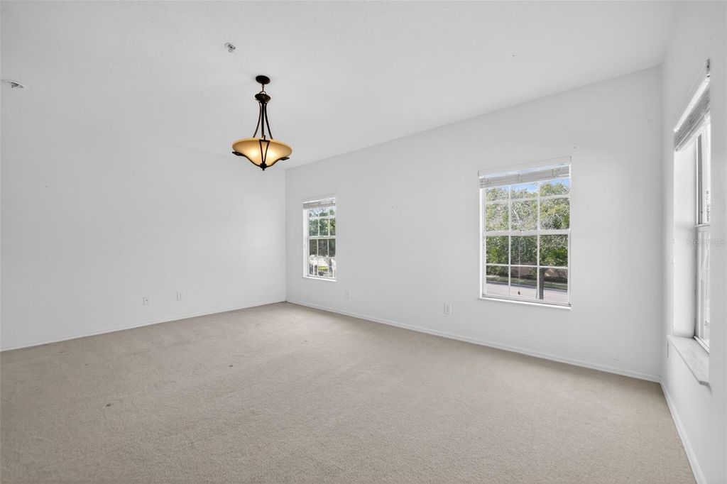 Image 13 of property listing at 6071 STRADA ISLE WAY, Orlando, FL 32835