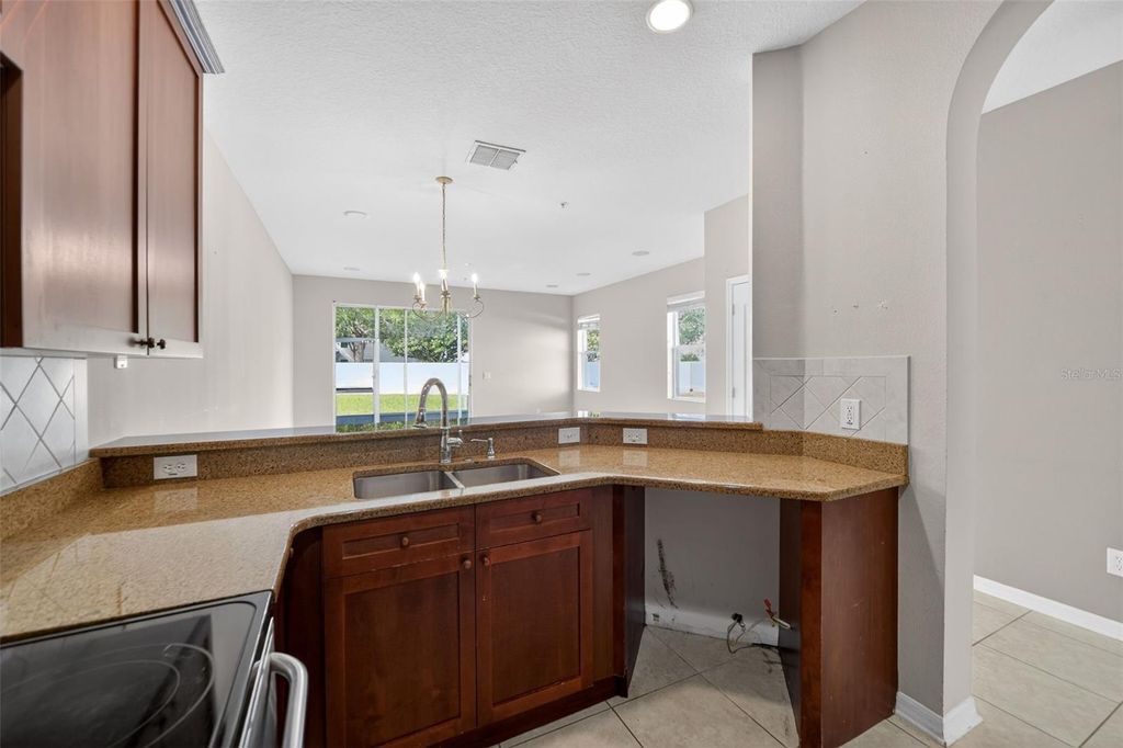 Image 20 of property listing at 6071 STRADA ISLE WAY, Orlando, FL 32835