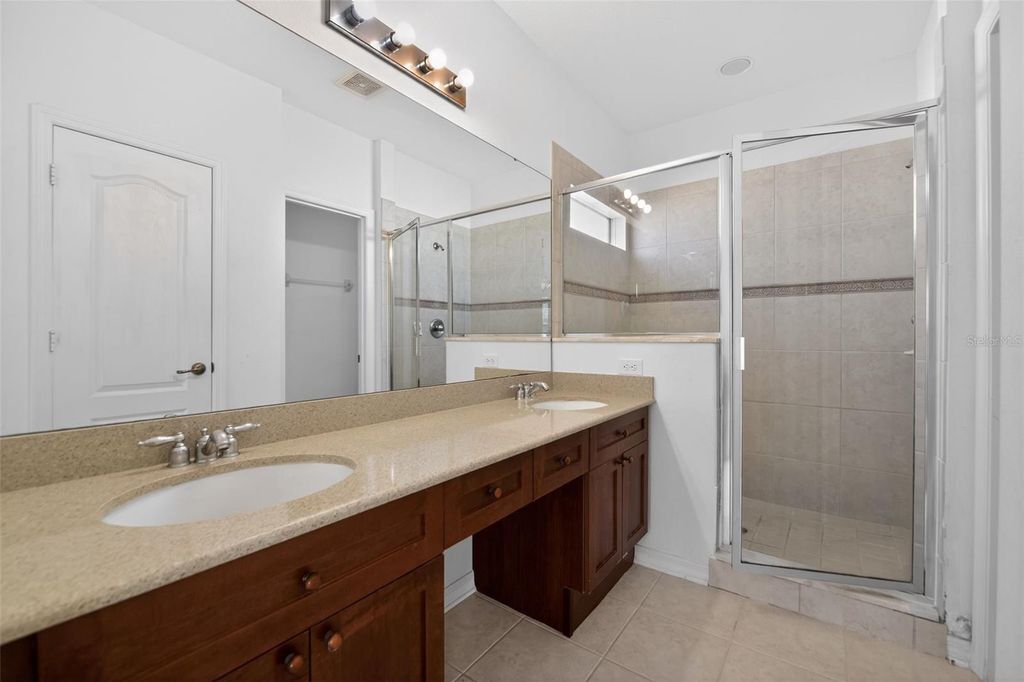 Image 24 of property listing at 6071 STRADA ISLE WAY, Orlando, FL 32835