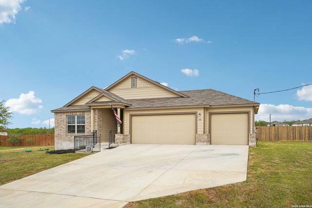 104 Pendleton Cv, Floresville, TX 78114