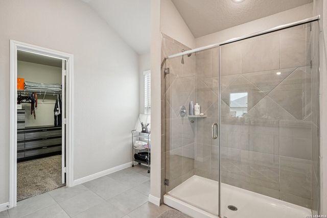 104 Pendleton Cv, Floresville, TX 78114