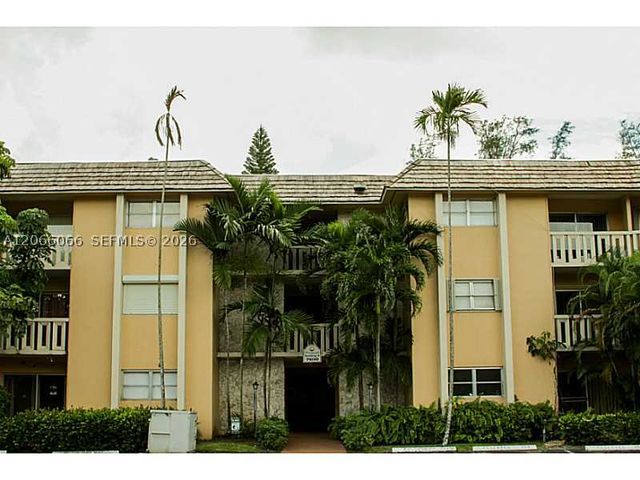7400 Miami Lakes Dr D107, Miami Lakes, FL 33014