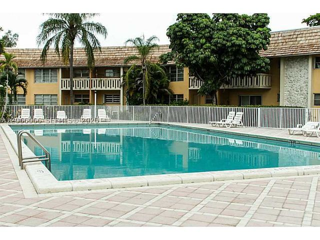 7400 Miami Lakes Dr D107, Miami Lakes, FL 33014