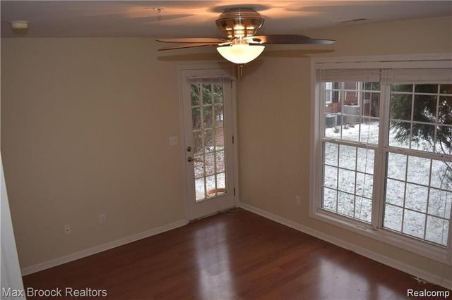 28431 Carlton Way Drive, Novi, MI 48377