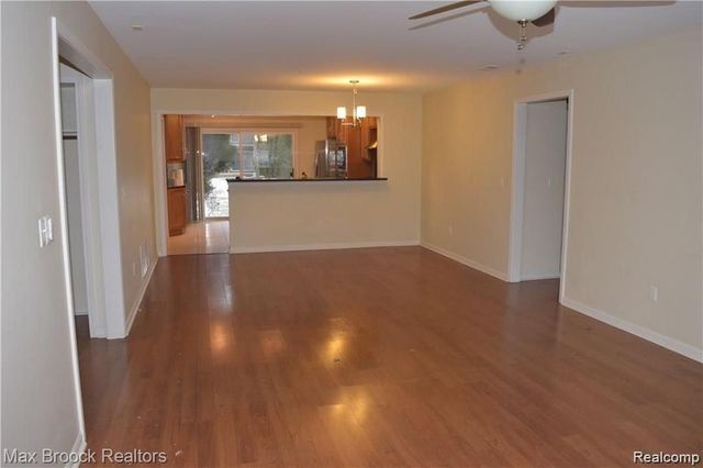 28431 Carlton Way Drive, Novi, MI 48377