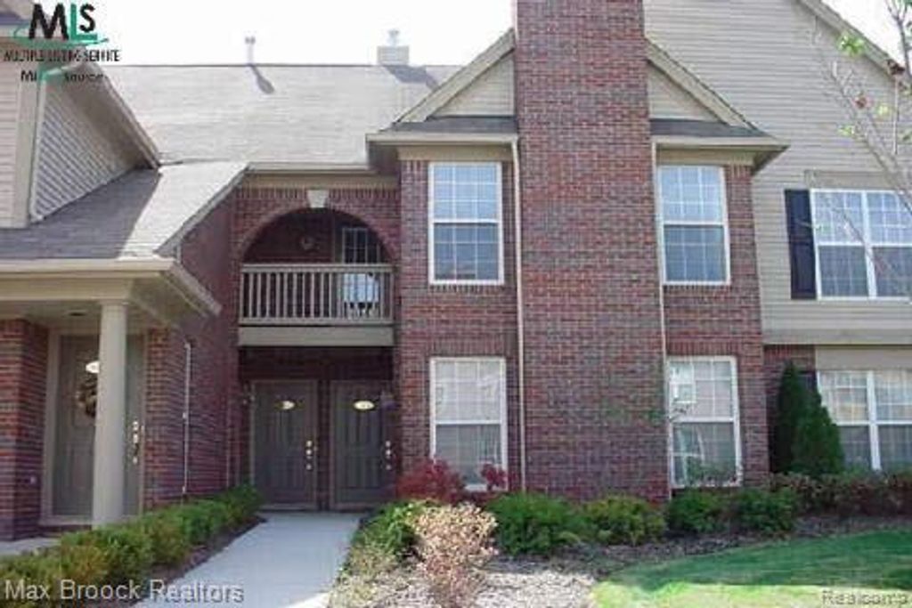 28431 Carlton Way Drive, Novi, MI 48377