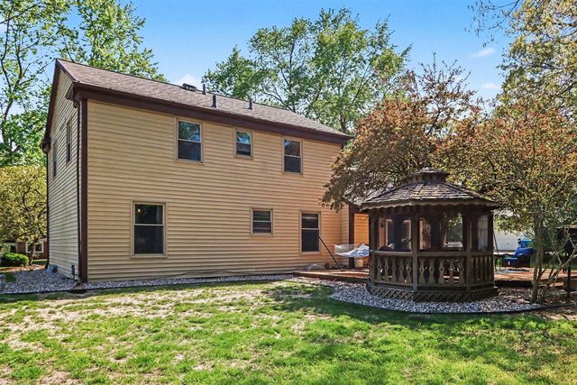 5204 Foxcroft Dr, Kalamazoo, MI 49009