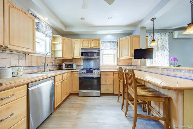 90-10 69th Avenue, Forest Hills, NY 11375