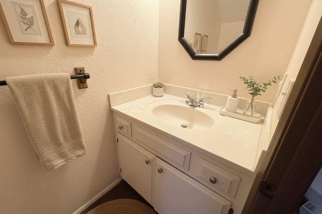 1202 Morrow Road B, Medford, OR 97504